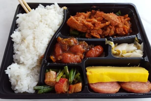 Catering packs en bandejas para envíos a empresas de Madrid